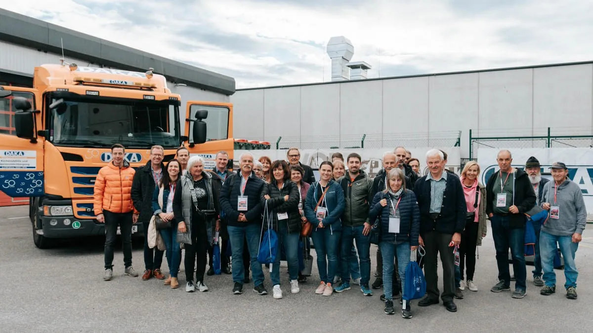 SCHWAZ TRIFFT WIRTSCHAFT
